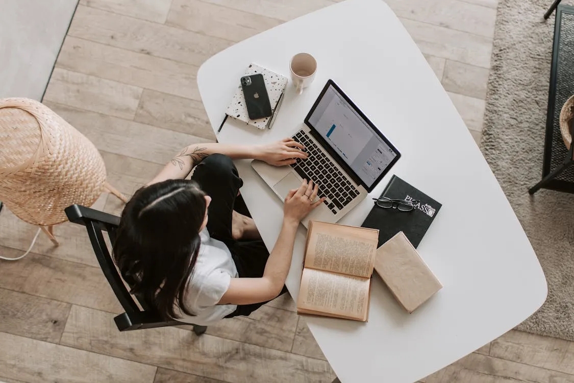 The Essential Guide to Taking Your Windsor Business Online: Digital Success with Minimal Effort