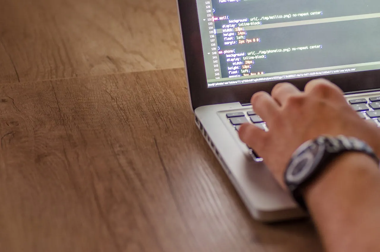 Choosing Between .com and .ca Domains: A Windsor Web Designer's Perspective